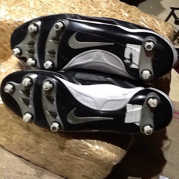 Nike Football Cleats

Steam Cleaned & Sanitized! - Picture 3 of 4